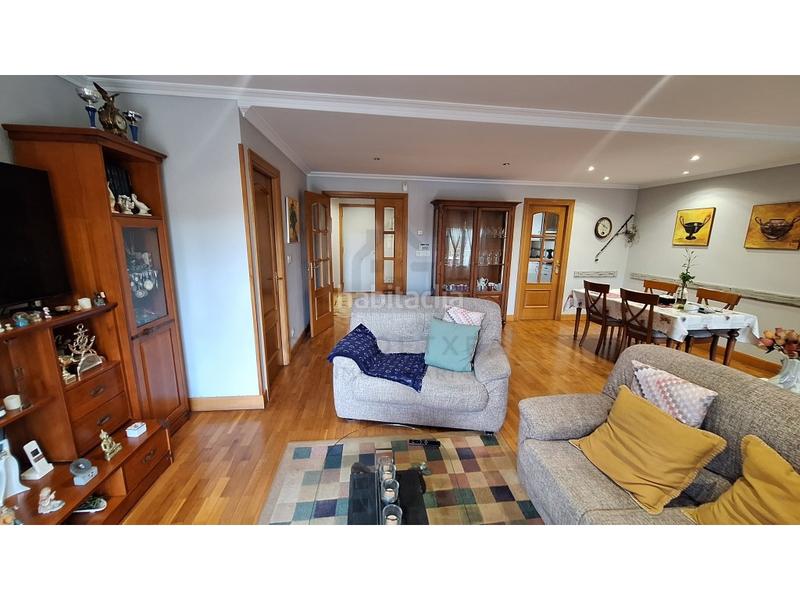 Foto c142fa55-e2b9-47b1-b580-baafc2c81991. Casa preciosa villa con jardín en aranibar garaje en Irun