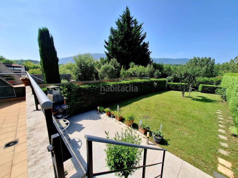 Foto d35b71bc-7944-4c47-813a-f28519c65e38. Casa preciosa villa con jardín en aranibar garaje en Irun
