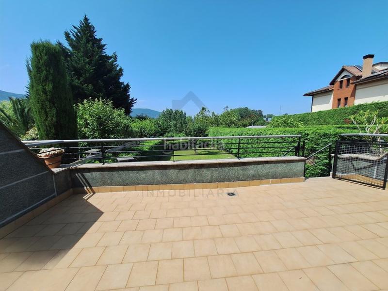 Foto df9934a5-aedb-41f7-b710-f63b791df17f. Casa preciosa villa con jardín en aranibar garaje en Irun