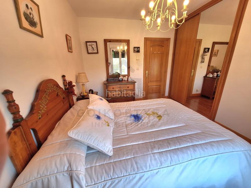 Foto ec9fceb9-0b09-4500-a02c-779a12180165. Casa preciosa villa con jardín en aranibar garaje en Irun