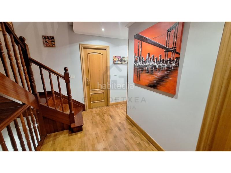 Foto faa8ab26-165d-4b8c-8407-856784bafbec. Casa preciosa villa con jardín en aranibar garaje en Irun