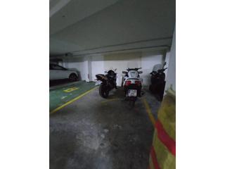 Parking coche en Pinar - Anaka - Belaskoenea. Se vende raya de garaje en anaka coche pequeño