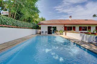 Haus en Arcangues. Casa estilo vasco en biarritzfrancia