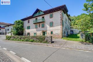 Casa a Donamaria. Espectacular caserón en gaztelu, navarra