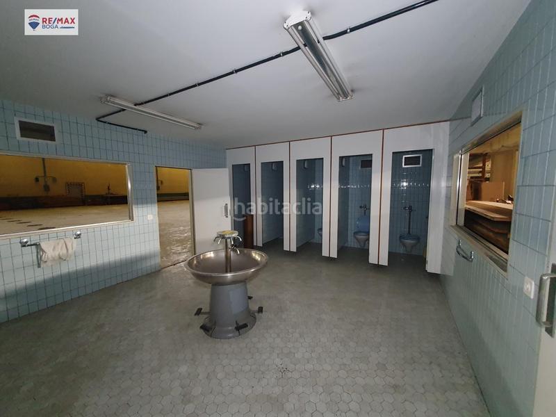 Foto abdd9b3d-cb94-4f90-80da-d6dbe996ec31. Nau industrial a Sangüesa