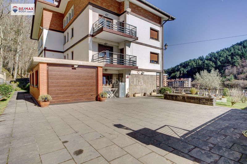 Foto 06c07748-d5ac-4009-9d55-4a7b8cbcabf8. Casa amb calefacció aparcament a Legazpi