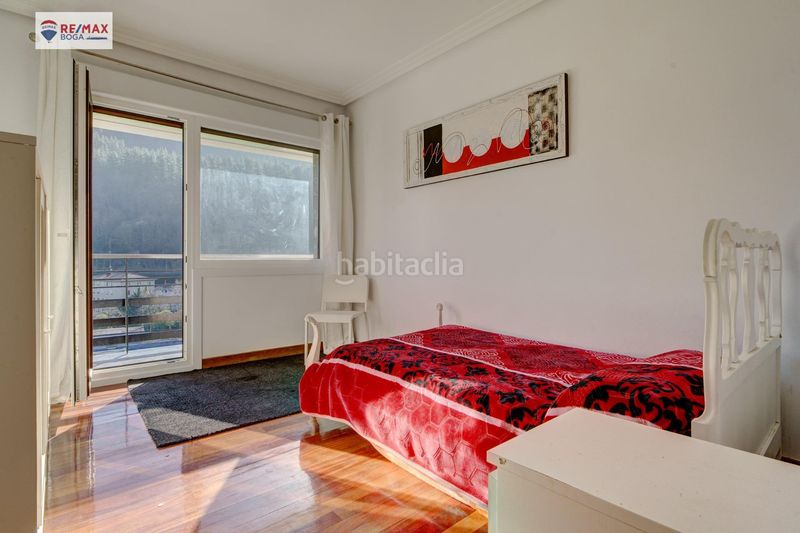 Foto d2a5a27d-87b9-4cc6-8731-808652a9f0c2. Casa amb calefacció aparcament a Legazpi