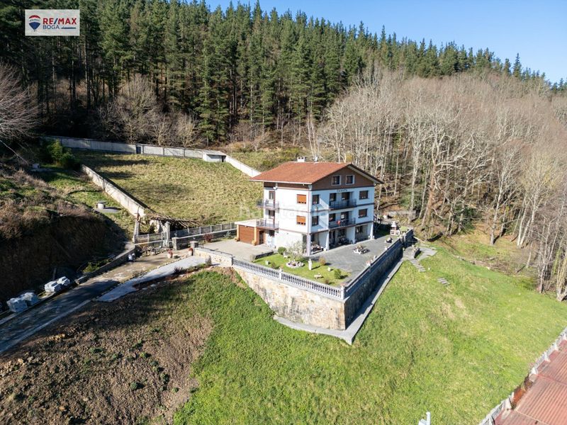 Foto f52453cd-523f-4e05-9af7-30826d5a8dd7. Casa amb calefacció aparcament a Legazpi