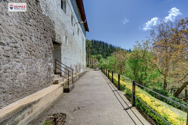 Foto af5dced6-f3c5-40a2-aa87-cfd7701580f0. Casa amb aparcament a Tolosa