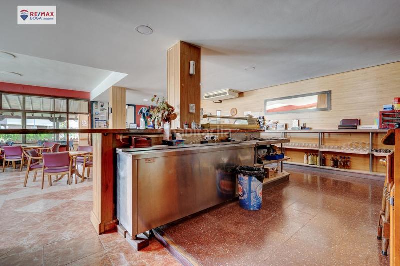 Foto a1984566-9d99-4a69-aec6-8dd1c6bd8a42. Edificio hostalrestaurante la rioja en funcionamiento. en Cuzcurrita de Río Tirón