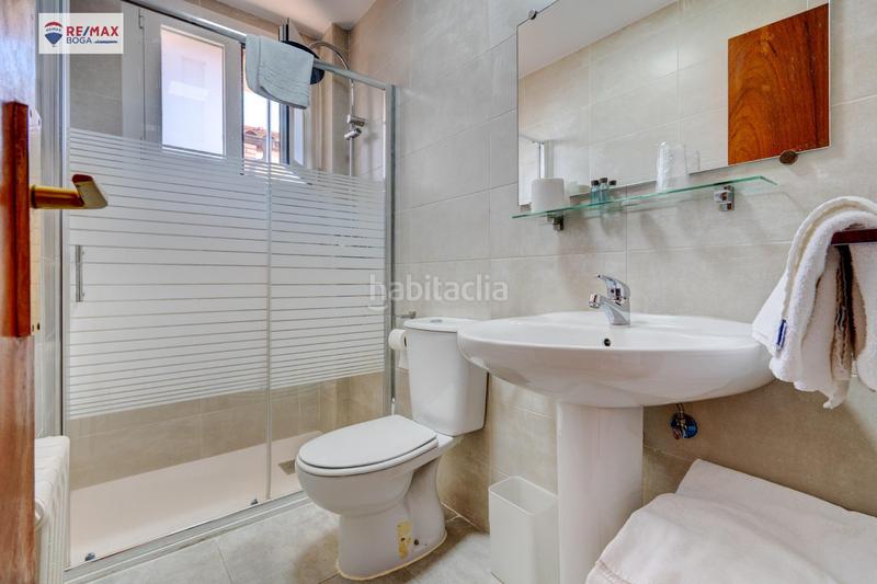 Foto eb8125ba-2a9c-4e0d-ab1c-45a9df666af1. Edificio hostalrestaurante la rioja en funcionamiento. en Cuzcurrita de Río Tirón