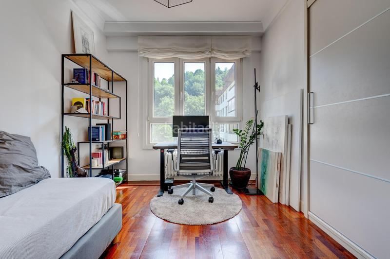 Foto 4f2848d9-7ef9-4337-ab64-8189526ee053. Piso amplia vivienda luminiosa en lorea. zona del barrio del antiguo de san sebastián. en Donostia - San Sebastián