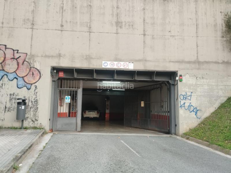 Foto f964efc4-5976-4c49-a253-d0f74116b332. Car parking in Ibaeta Donostia - San Sebastián