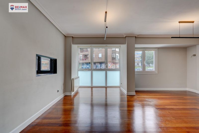 Foto 0160fbdc-9b9f-46e8-88a6-a3d6b1269b9c. Pis a Zarautz