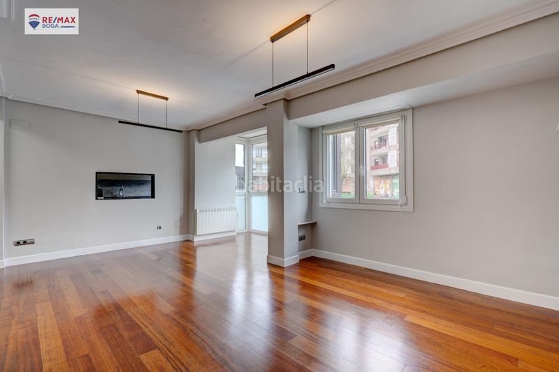 Foto 09ba40f0-a073-4719-b1ab-73032986c4f3. Pis a Zarautz