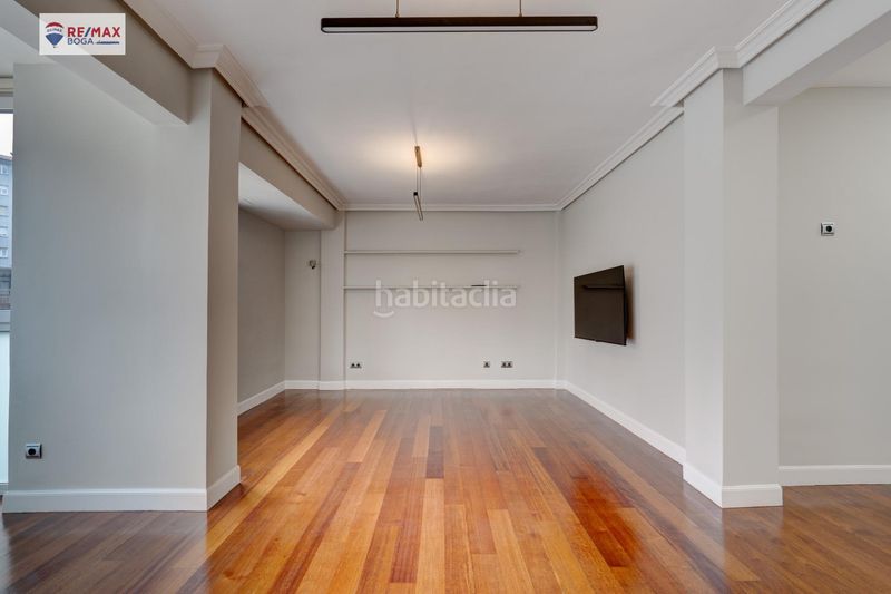 Foto 420ab1ec-1f95-4235-8613-3cbc7c679584. Pis a Zarautz