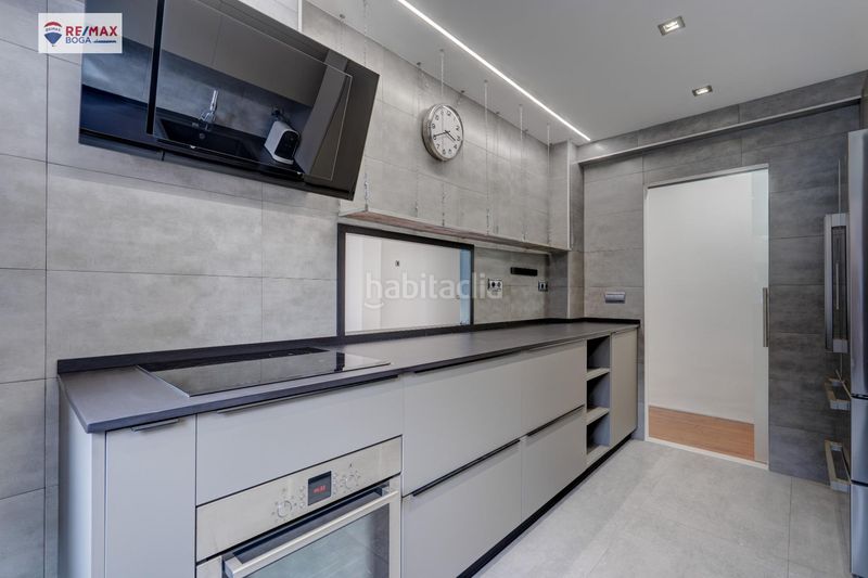 Foto 50b1fec2-32c2-46a6-8f9e-8428fd4c1f1b. Pis a Zarautz