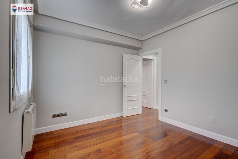 Foto 63e0bb80-3d7e-41ab-a2d2-8b0667270533. Pis a Zarautz