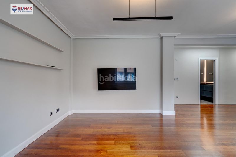 Foto 92afcb13-77ee-4a44-89b3-74d69242084b. Pis a Zarautz