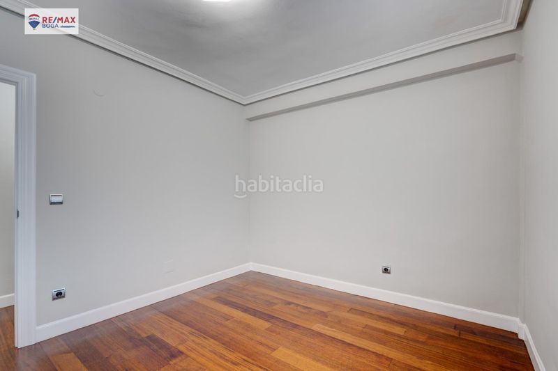 Foto 9b20fe75-5354-435d-aecb-499d3bf88431. Pis a Zarautz