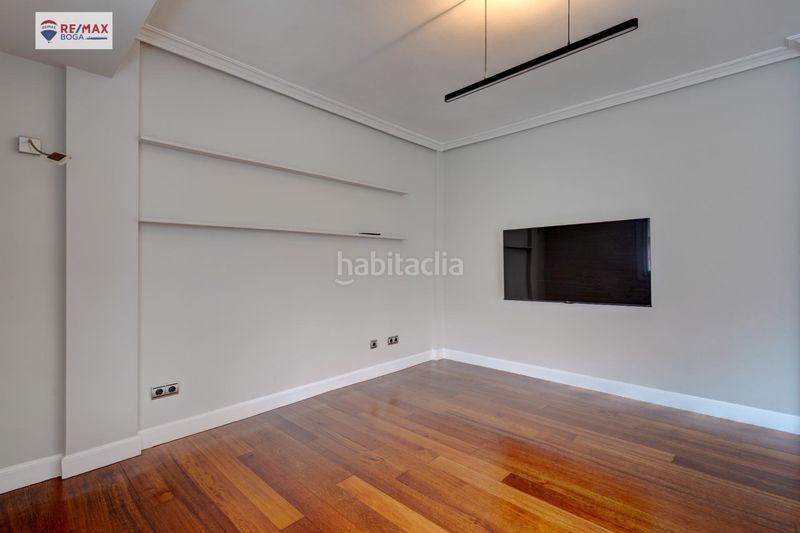 Foto a45ad9c1-e5f2-4bfc-9811-83bafb8eb727. Pis a Zarautz