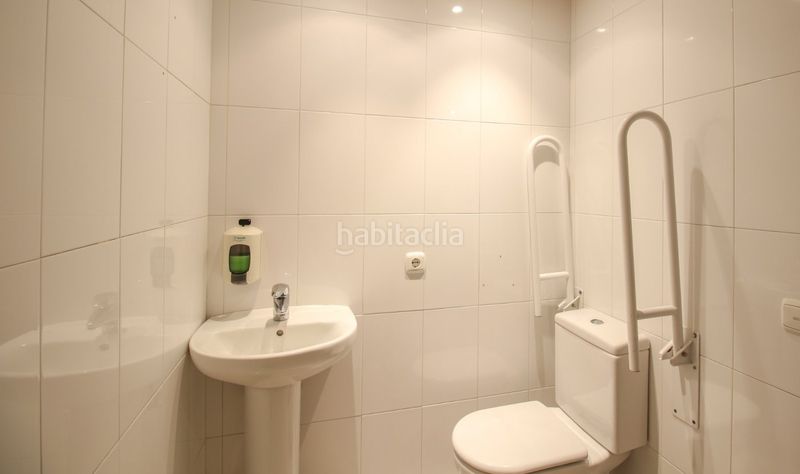 Foto ee4e86c0-b485-4fd4-8998-3caef6cf5d58. Local comercial a Aretxabaleta