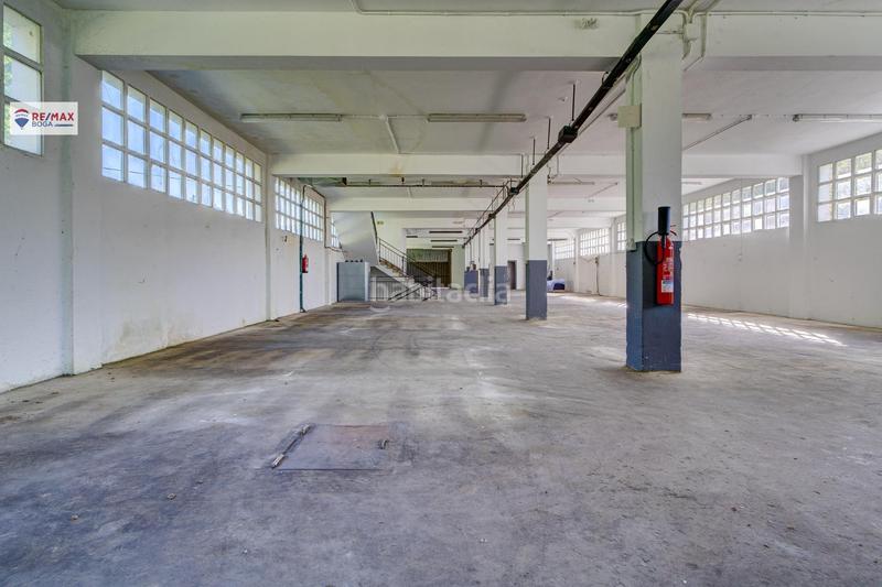 Foto 0fd6650b-d80d-4b98-9687-2240a5665f28. Bâtiment à usage industriel dans Aia