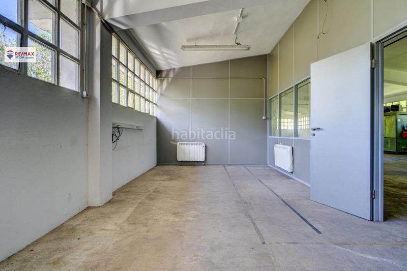 Foto 67e7b424-906a-45b6-88ab-0119162070a4. Bâtiment à usage industriel dans Aia