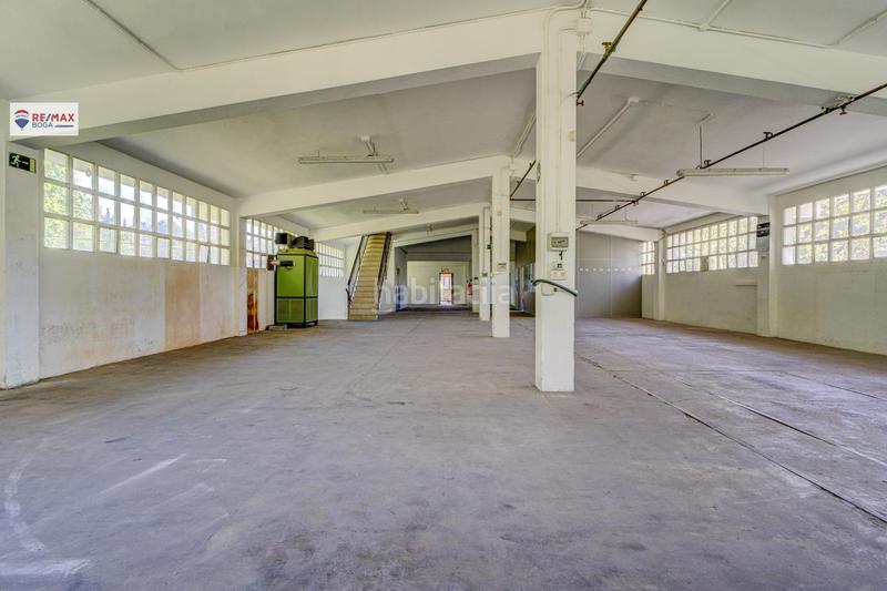 Foto 77aaf73f-fb51-4dd4-a758-0311d2c1aecd. Bâtiment à usage industriel dans Aia