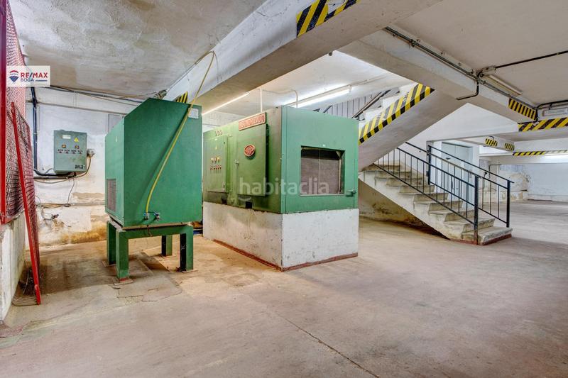 Foto a8a3f2aa-9e90-41fe-b5df-89f30903c6d9. Bâtiment à usage industriel dans Aia