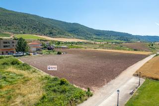 Finca rústica a Cirauqui. Terreno urbano  calificación uso residencial cirauquinavarra