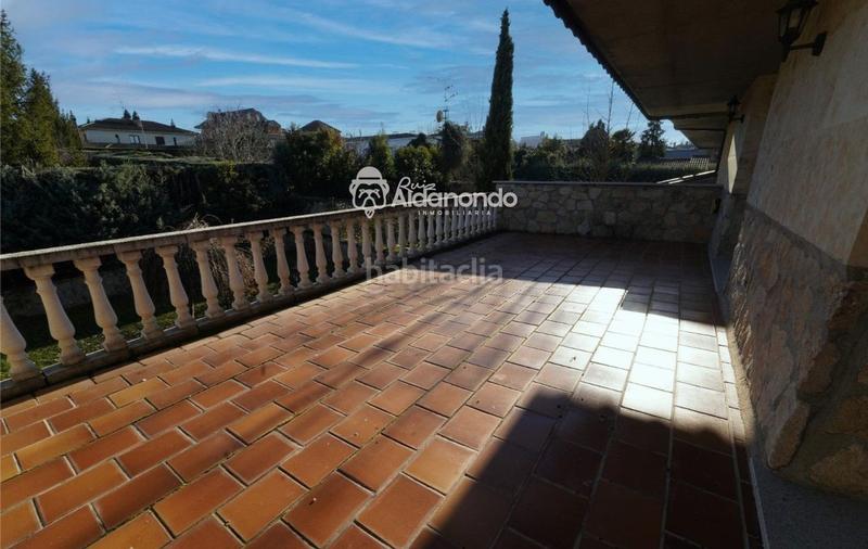 Foto abb17dae-4d4d-4df7-87c6-8db4816f17e5. Chalet in Santa Marta de Tormes