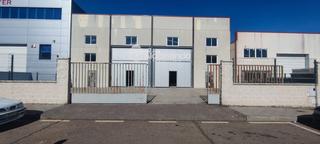 Nau industrial  Vertical. Calle vertical vi