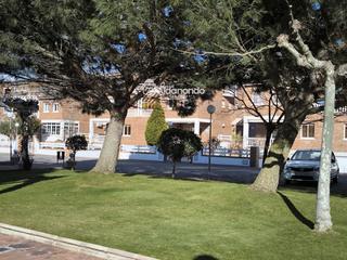 Casa  Almendares. Exclusivo chalet pareado en venta
