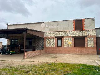 Maison  501. Encantadora finca rústica en moriñigo con casa, cuadras para cab
