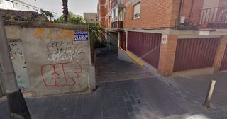 Aparcament cotxe a Roger de Lluria