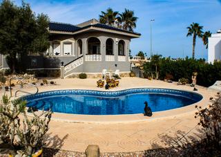 Chalet  Calle isla perdiguera. Chalet con garage