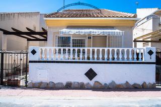 Chalet en Calle faro de malta 3. 2 bed house model 