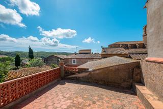 Mas à Carrer cases noves 7. Casa de pueblo con gran patio para reformar – regencós