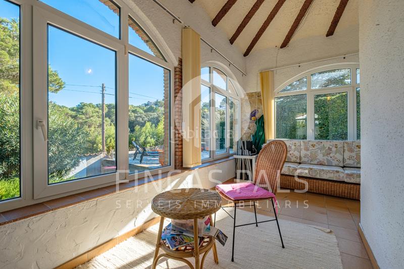 Foto 0a0bd8c0-342a-4daa-88ac-c1e63d46a193. Xalet amb xemeneia aparcament piscina a Pals