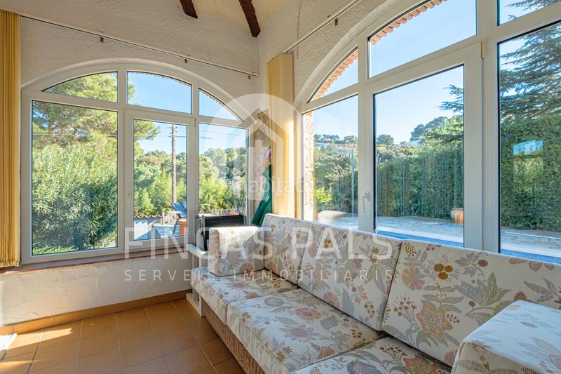 Foto 0b47e4c3-1173-4cef-9612-af5b2172c8fc. Xalet amb xemeneia aparcament piscina a Pals