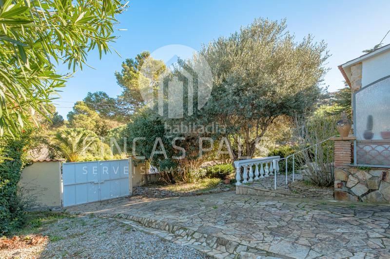 Foto 3eeeb862-6864-4a2d-a39e-23644d5a932b. Xalet amb xemeneia aparcament piscina a Pals