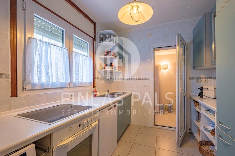 Foto 51691095-4ac5-46f6-8ade-0a61e64a769f. Xalet amb xemeneia aparcament piscina a Pals