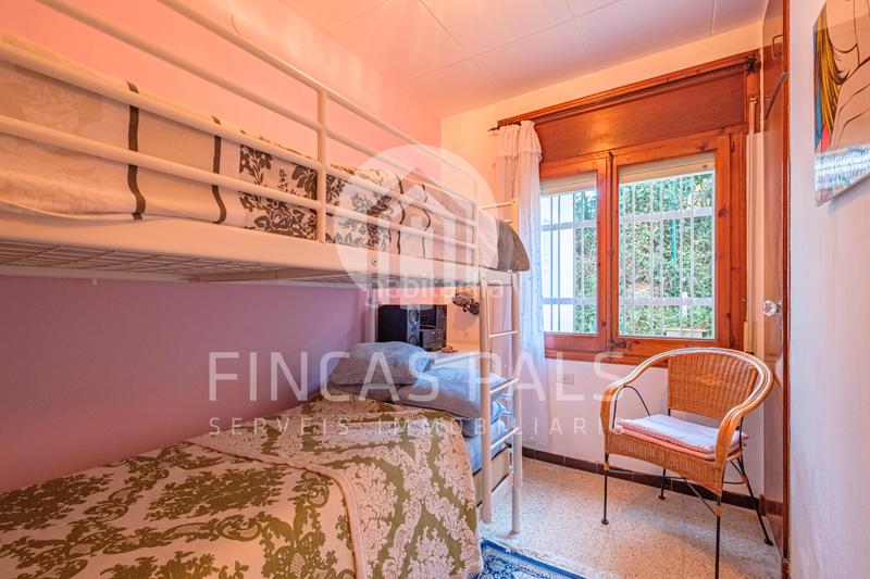 Foto 8b3ec6d9-a06c-46c1-ba6b-7d0a2a676a48. Xalet amb xemeneia aparcament piscina a Pals