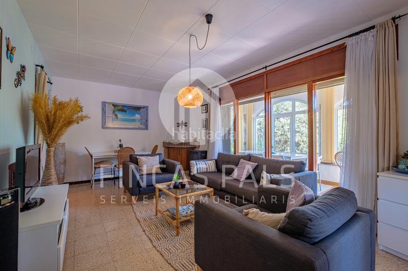 Foto f47c3c9a-5789-4bee-ac28-1cfd05d55f8b. Xalet amb xemeneia aparcament piscina a Pals