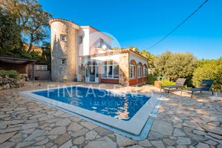 Xalet a Pals. Chalet con piscina privada en mas tomas