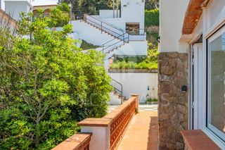 Casa adossada a Carrer de roma 16. Casa adosada en mas tomas� con fant�sticas vistas y licencia tur