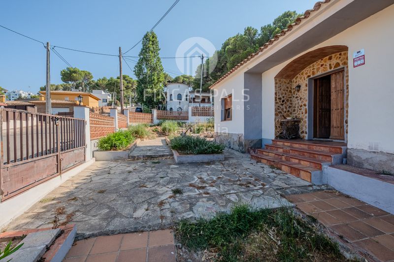Foto ad1581c6-82f1-43aa-ab15-f6640109b6b9. Xalet a carrer del conill 22 a els masos de Pals Pals