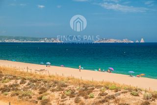 Apartment in Carrer del Ponent 26