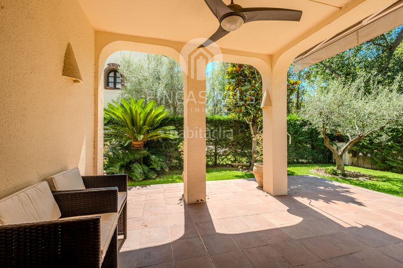 Foto aaf04d3b-b4ac-4f7f-b31c-8db62396d1fa. Casa aparellada amb xemeneia calefacció aparcament piscina a Pals